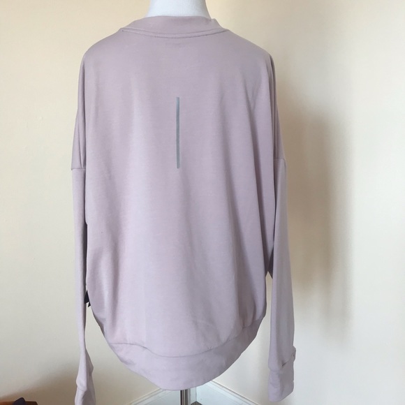 NWT Nike Women’s Sportswear - Picture 7 of 7